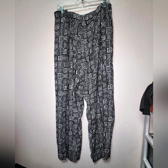 Woman Within Black & White Rayon Pattern Pants 34W NWOT - Picture 11 of 11
